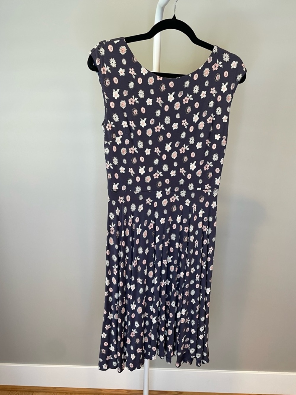 LOFT Navy Dress with Pink and White Floral Print - Small